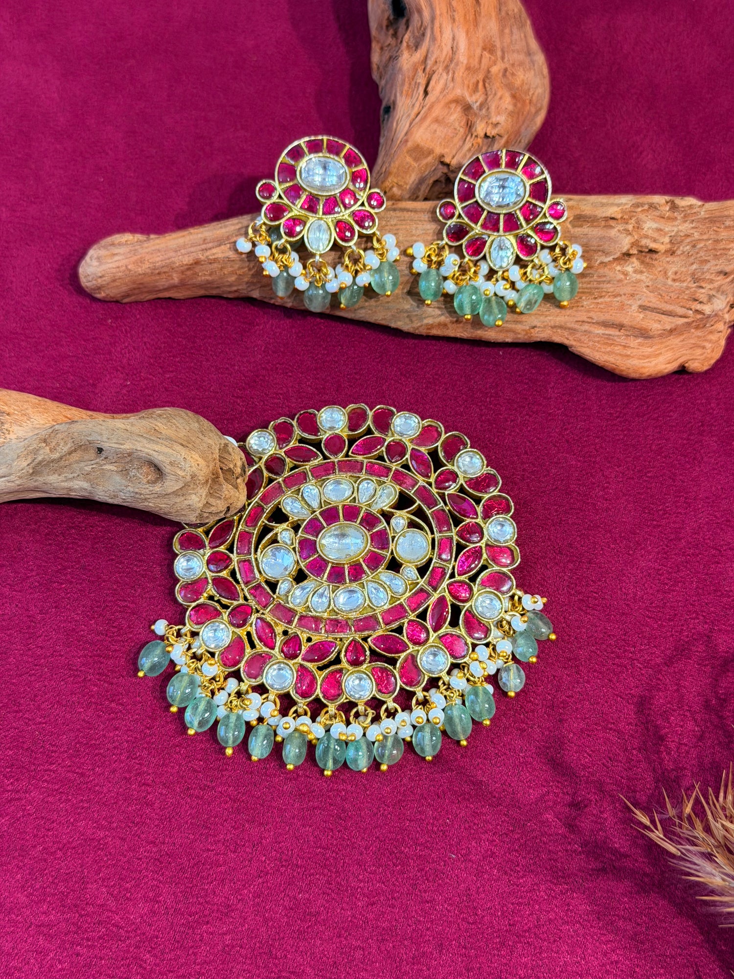 Jadau pendent set