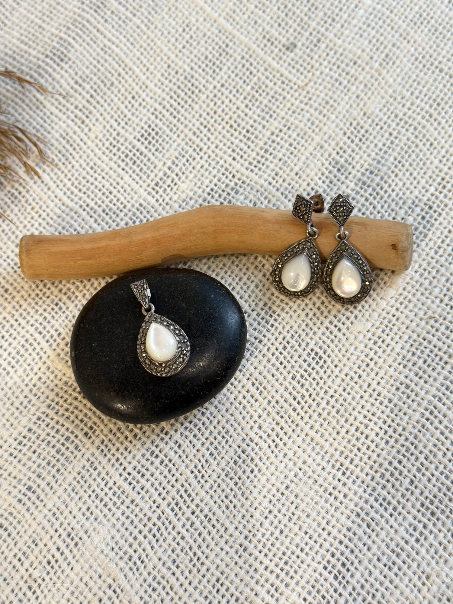 Mother of Pearl Pendant Earrings Set