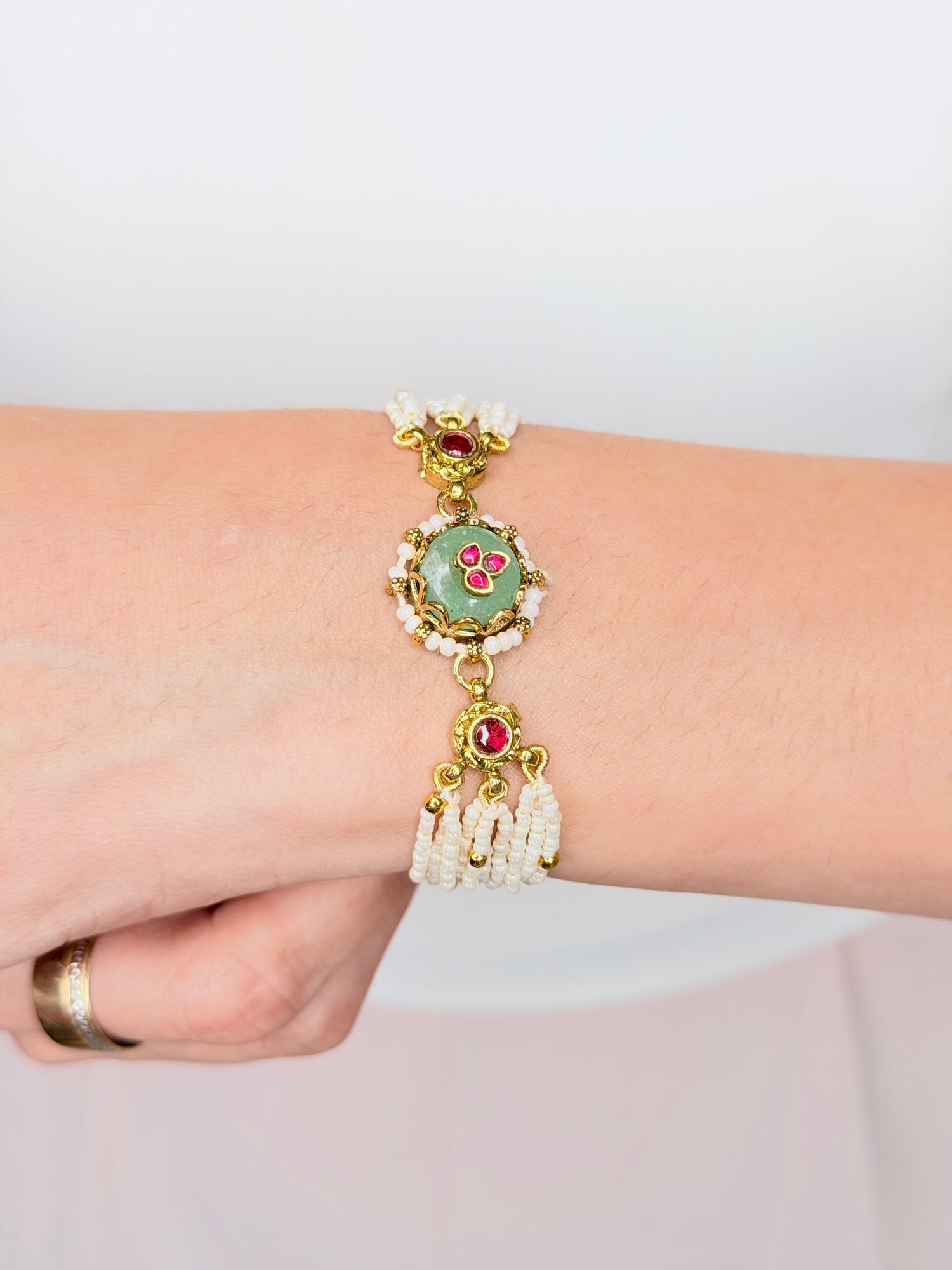 Ruby Takkar & Khakko Moti Jadau Motif Bracelet