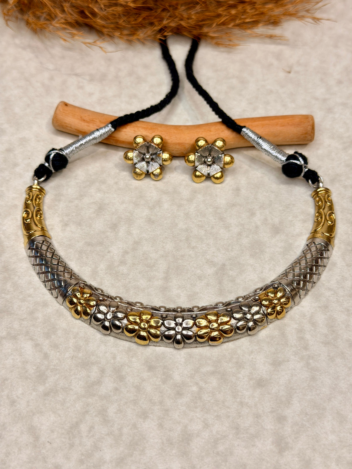 Dual-Tone Antique Floral Choker Set