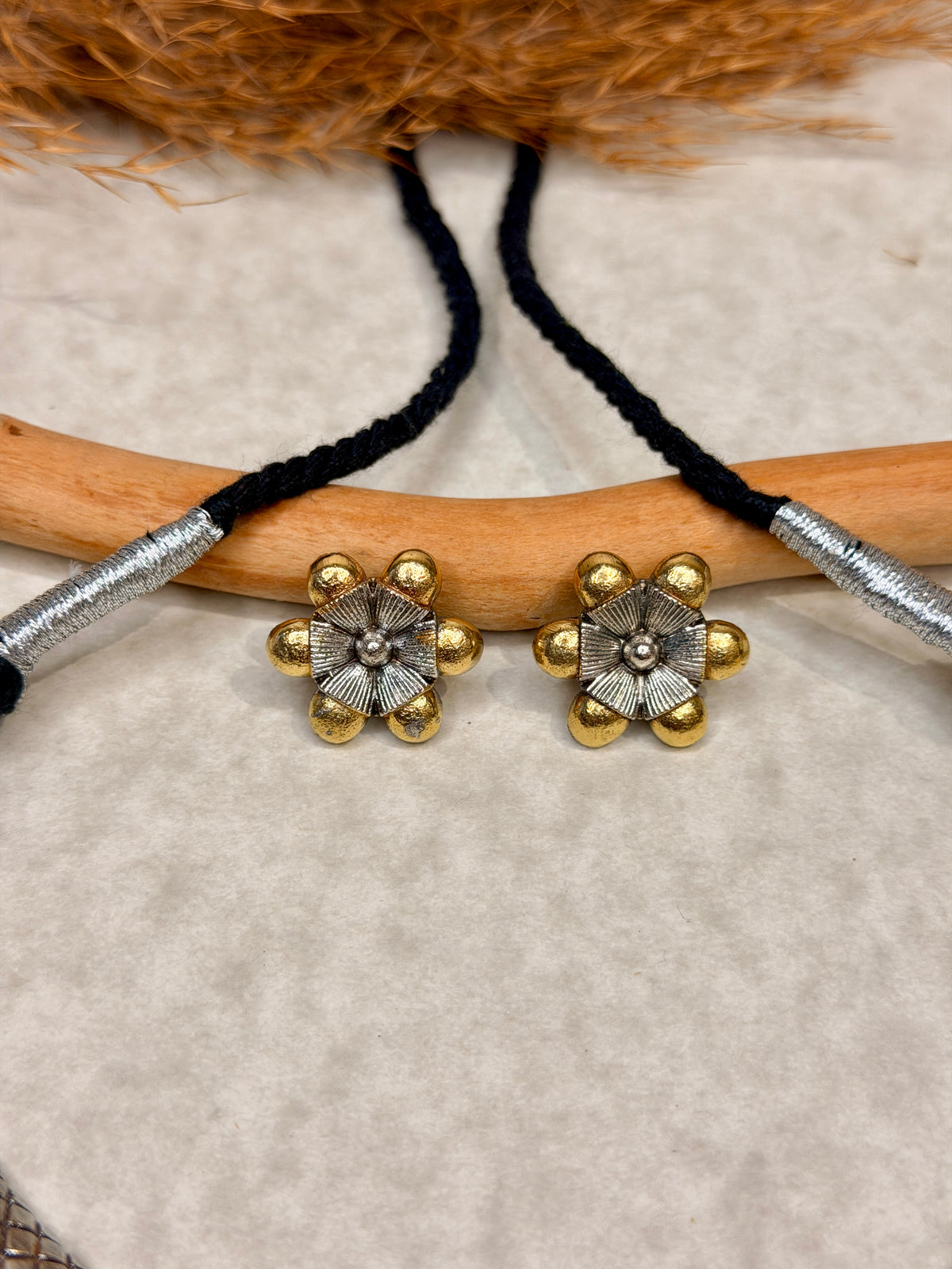 Dual-Tone Antique Floral Choker Set