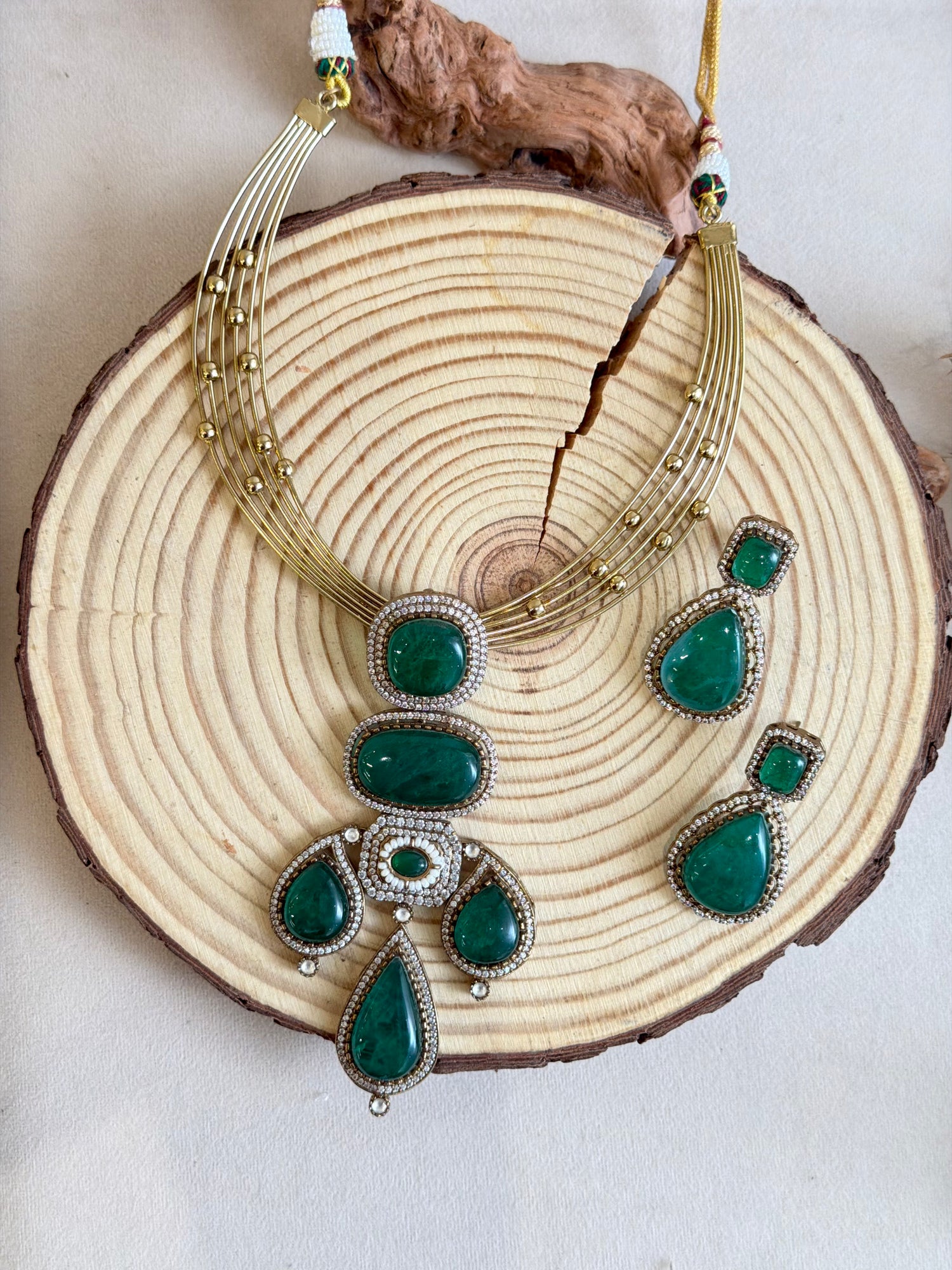 Fusion Emerald Stone Hasli