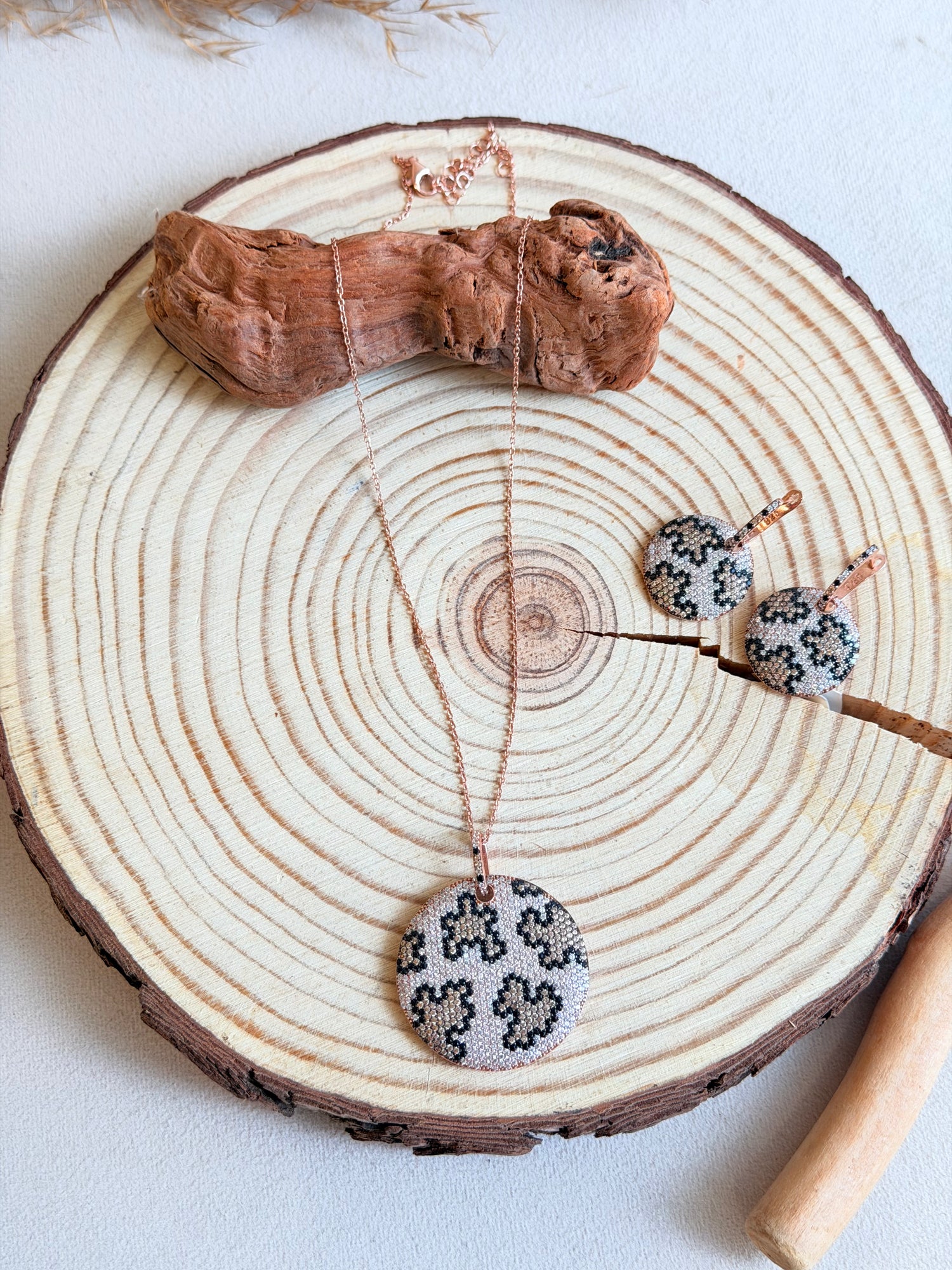 Rose Gold Leopard Print Pendant Set